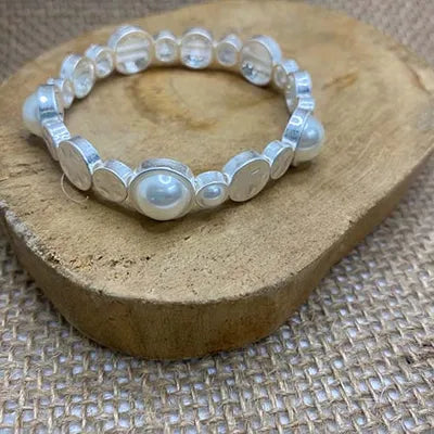 Pearl & Beaten Disc Silver Stretch Bracelet
