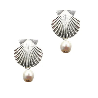 FW Pearl w Shell Studs